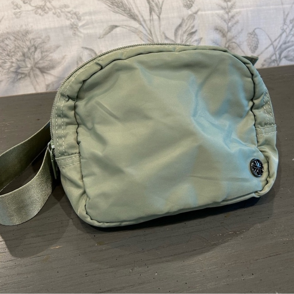 GAIAM Yoga Green Fanny Pack Belt Bag - Picture 4 of 11